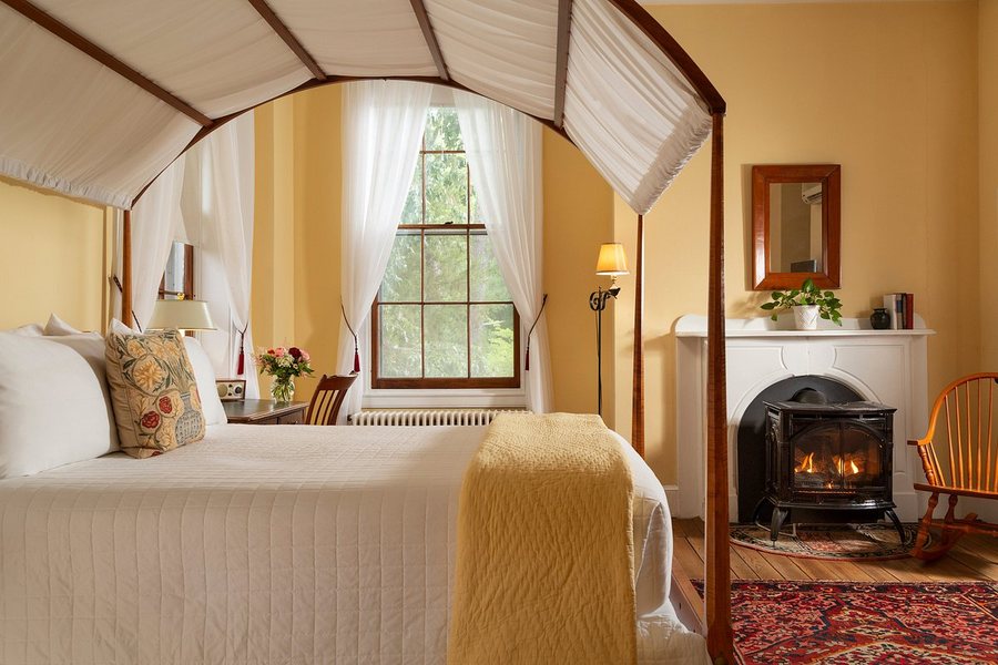 Bed Breakfast at the Point — Guest room