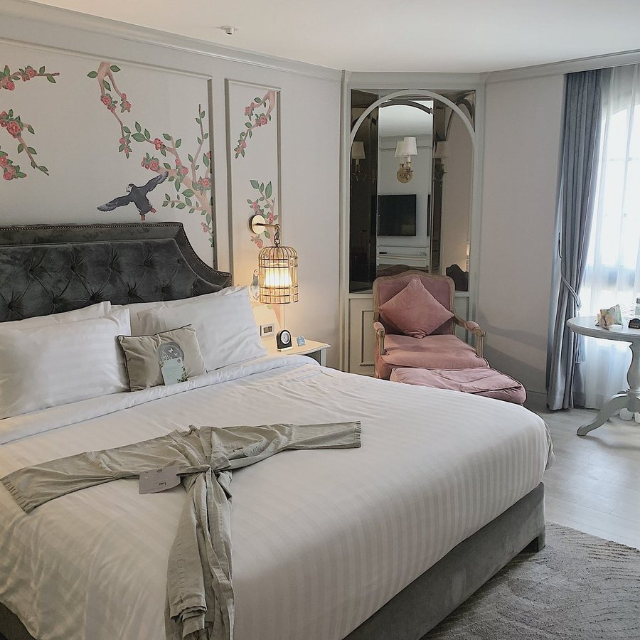 Bed To Bangkok — Guest room