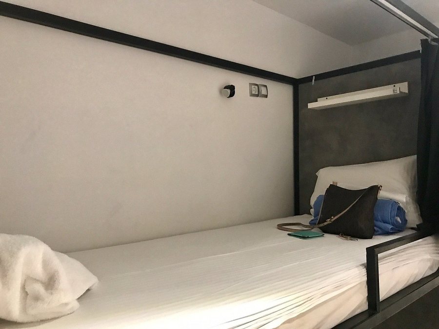 Bedbox — Guest room