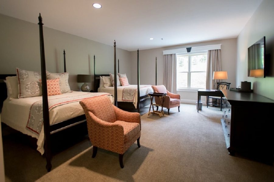 Bedford Village Inn Grand Bedford New Hampshire — Guest room