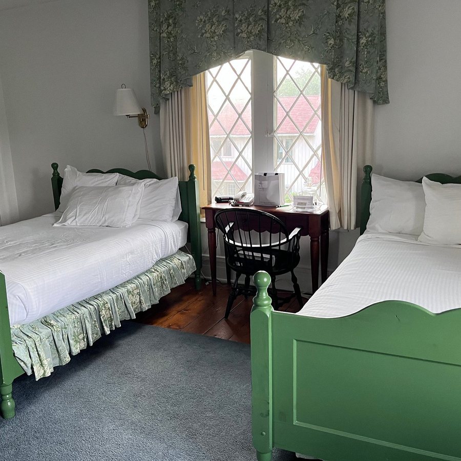 Beekman Arms and Delamater Inn — Guest room