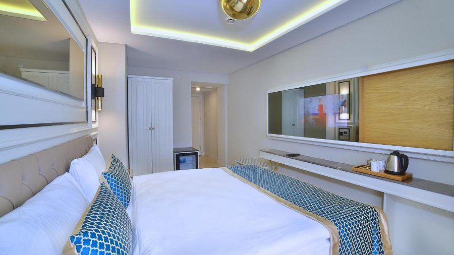 Beethoven Hotel Istanbul — Guest room