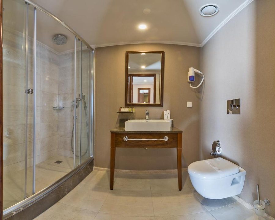Bekdas Hotel Deluxe Spa Istanbul — Bathroom