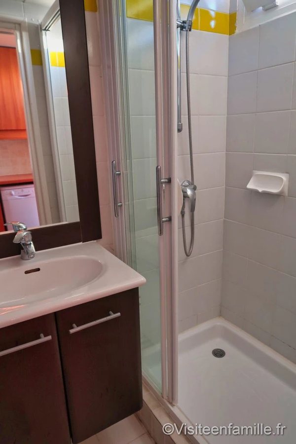 Belambra Clubs Omaha Beach — Bathroom