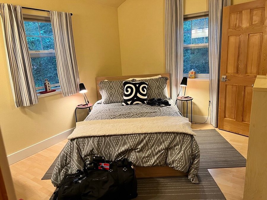 Bell In The Woods Bed Breakfast — Guest room