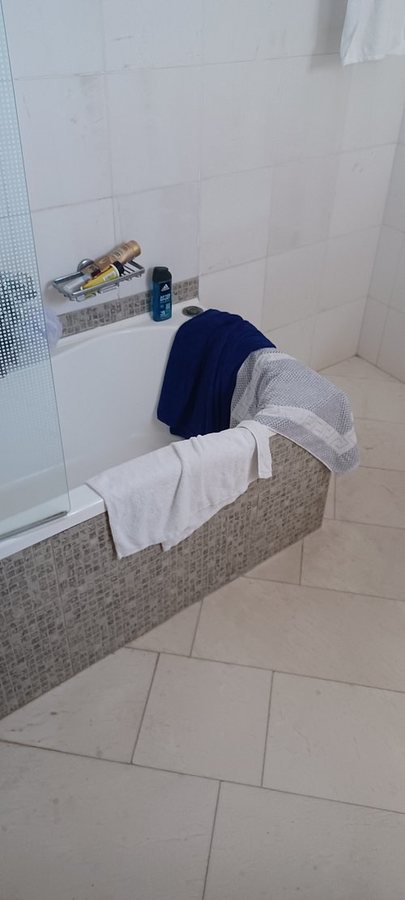 Bella Beach Hotel — Bathroom