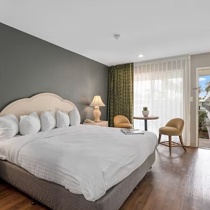 Bella Maggiore Inn — Guest room