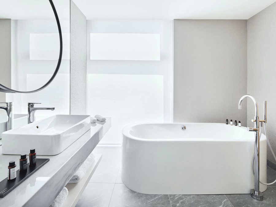Belle Athenes Luxury Rooms — Bathroom
