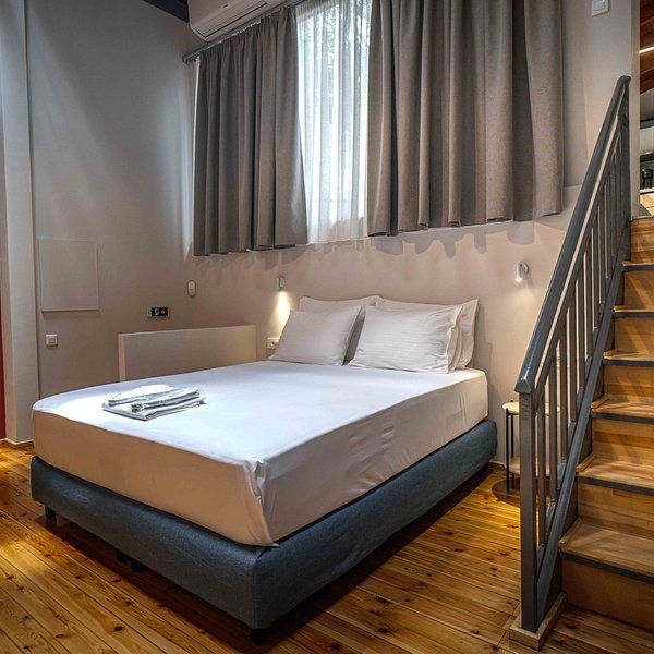 Belle Athenes Luxury Rooms — Guest room