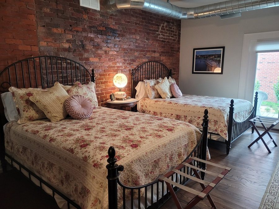 Belle Louise Historic Bed Breakfast — Guest room