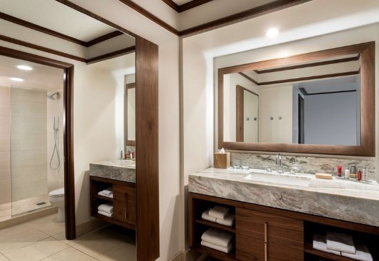 Belle Vue — Bathroom