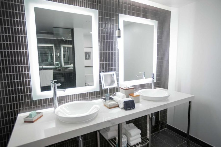 Belltown Inn — Bathroom