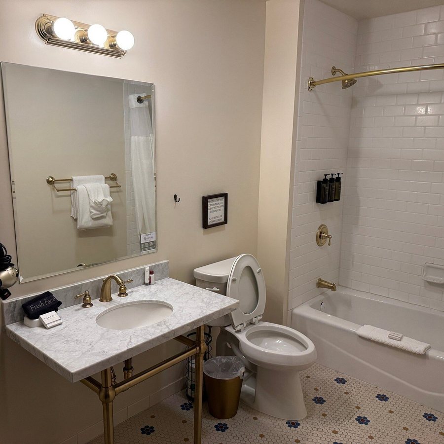 Belvada Hotel — Bathroom