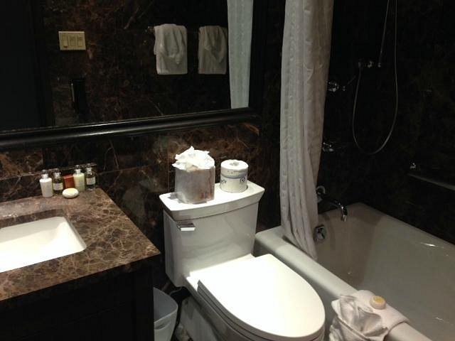 Belvedere Hotel New York City New York — Bathroom