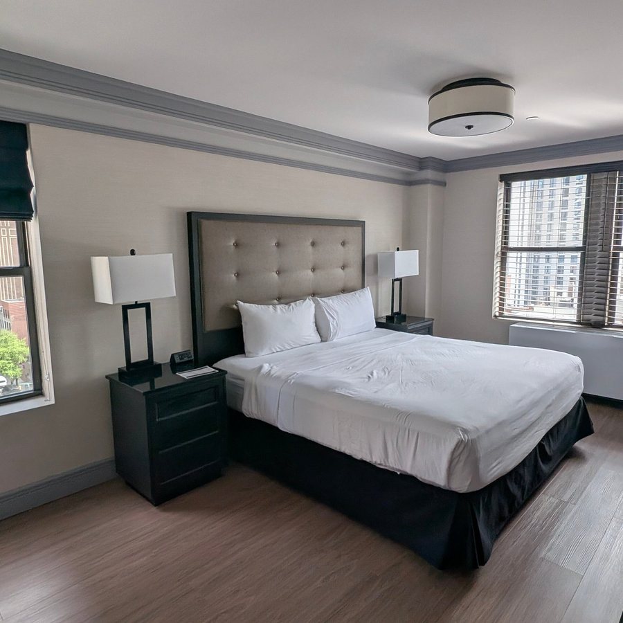 Belvedere Hotel New York City New York — Guest room