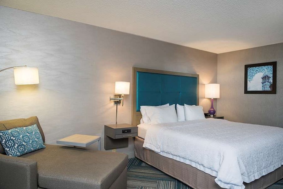 Belvidere East Exit 170 KOA — Guest room