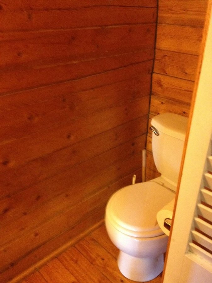 Bending Oaks Ranch RV Resort — Bathroom