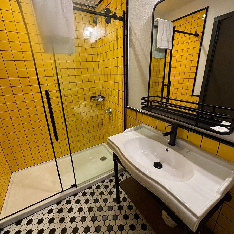 Bennington — Bathroom