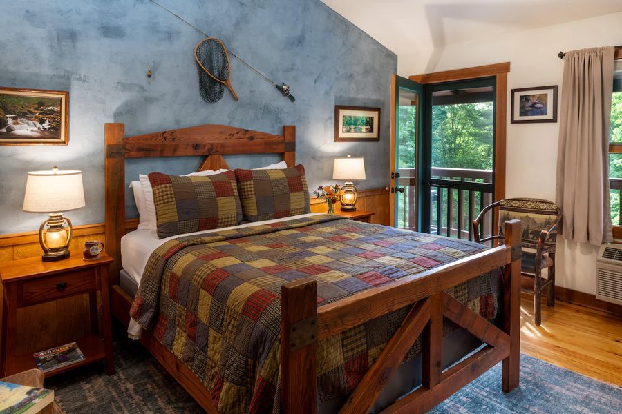 Bent Creek Lodge — Guest room