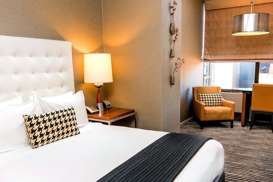 Bentley Hotel New York City New York — Guest room