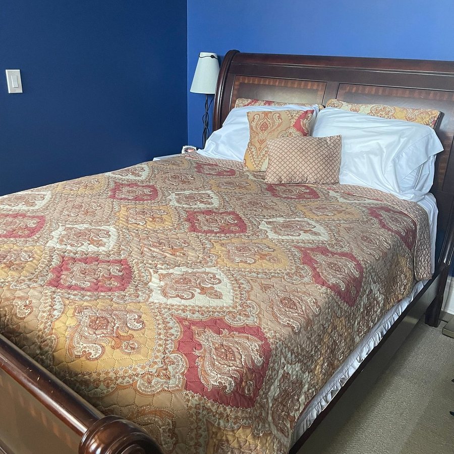 Benton Park Inn — Guest room