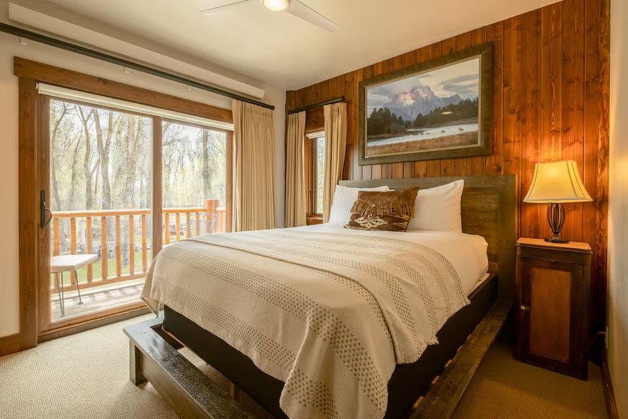 Bentwood Inn — Guest room