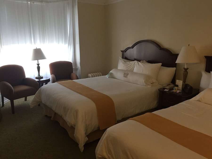 Beresford Arms Hotel Suites — Guest room