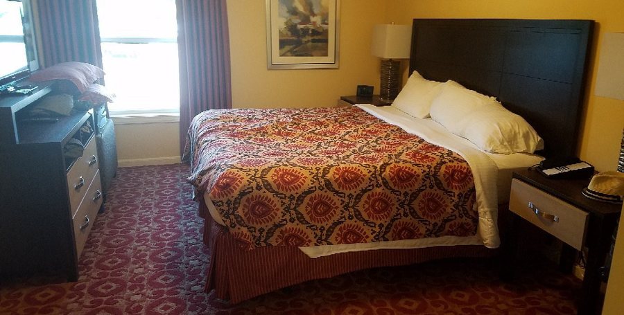Berkshire Mountain Lodge — Guest room