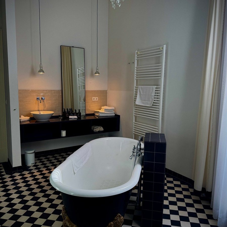 Berlin Gorki Apartments — Bathroom