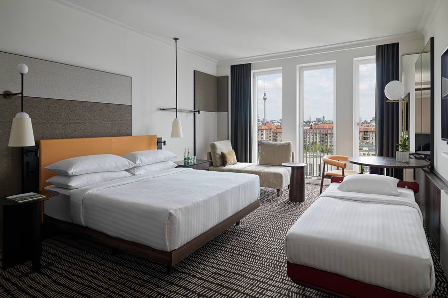 Berlin Marriott Hotel — Guest room