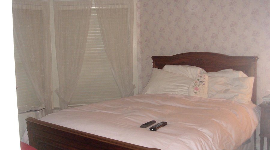 Bernalview B B — Guest room
