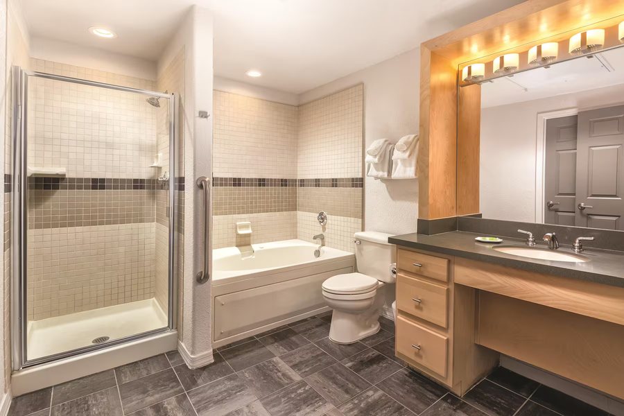 Bespoke Inn Scottsdale — Bathroom