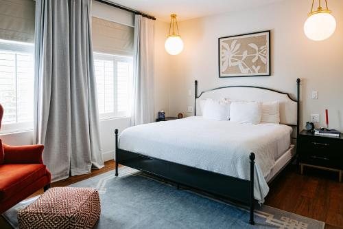 Bespoke Inn Scottsdale — Guest room