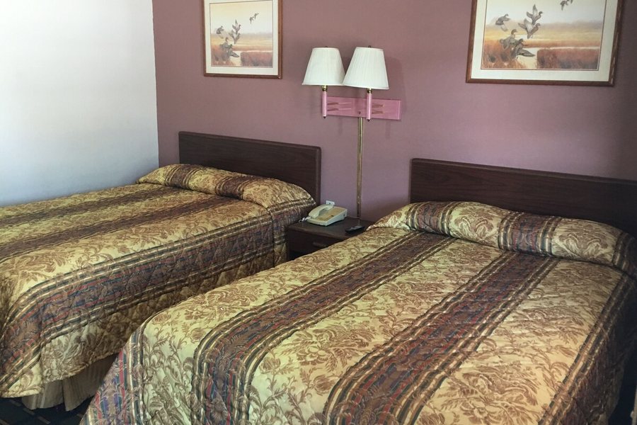 Best Value Inn Motel Sandusky — Guest room