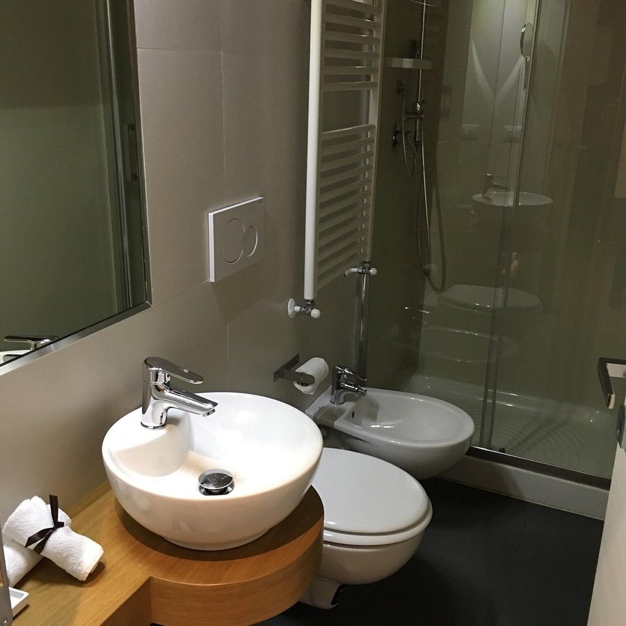 Best Vatican B B — Bathroom