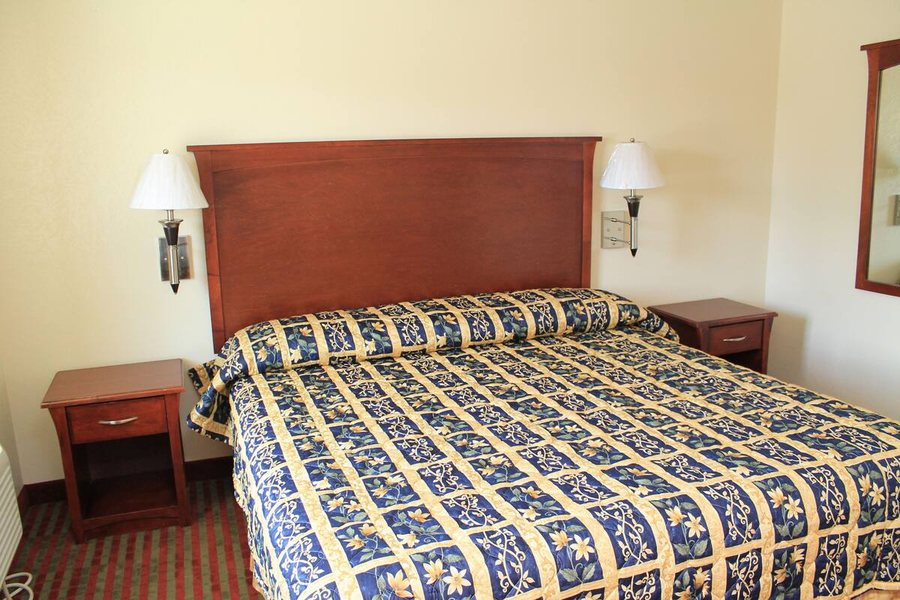 Best Way Inn and Suites New Orleans — Guest room