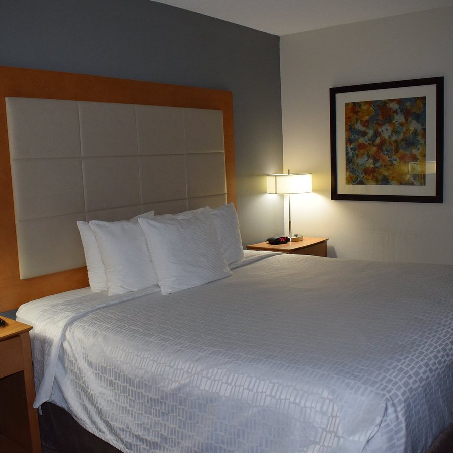 Best Western Airport Inn — Guest room
