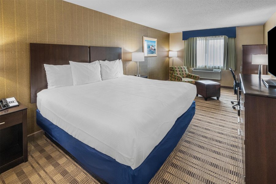 Best Western Airport Inn — Guest room