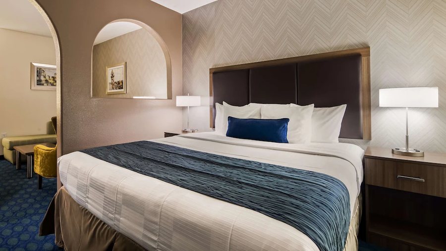 Best Western Airport — Guest room