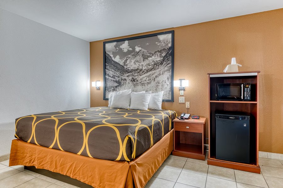Best Western Alamosa Inn — Guest room