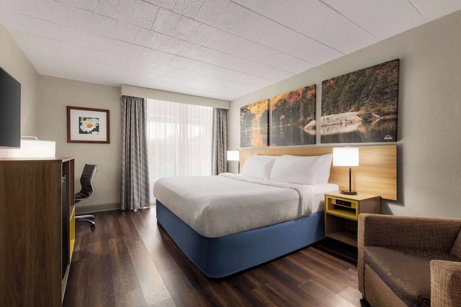 Best Western Allentown Bethlehem Lehigh Valley Inn Suites — Guest room