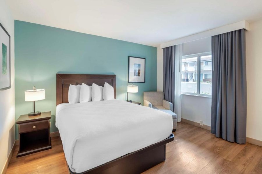 Best Western At Ventura Pier — Guest room