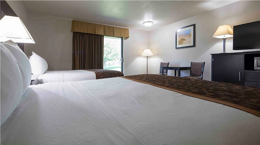 Best Western Beacon Inn — Guest room