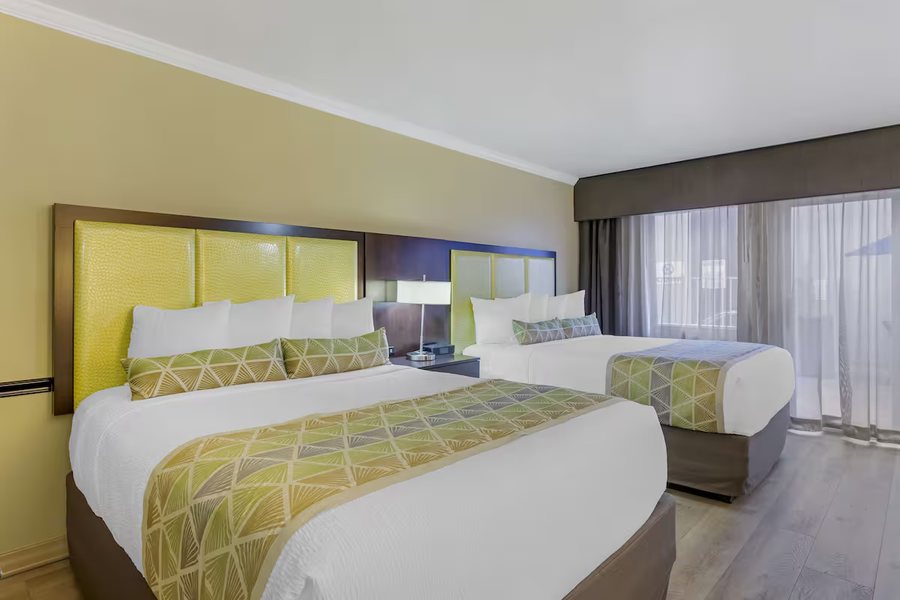 Best Western Canoga Park Motor Inn Los Angeles California — Guest room