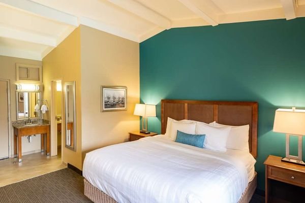 Best Western Charleston Inn — Guest room