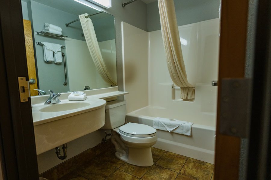 Best Western Cheyenne — Bathroom