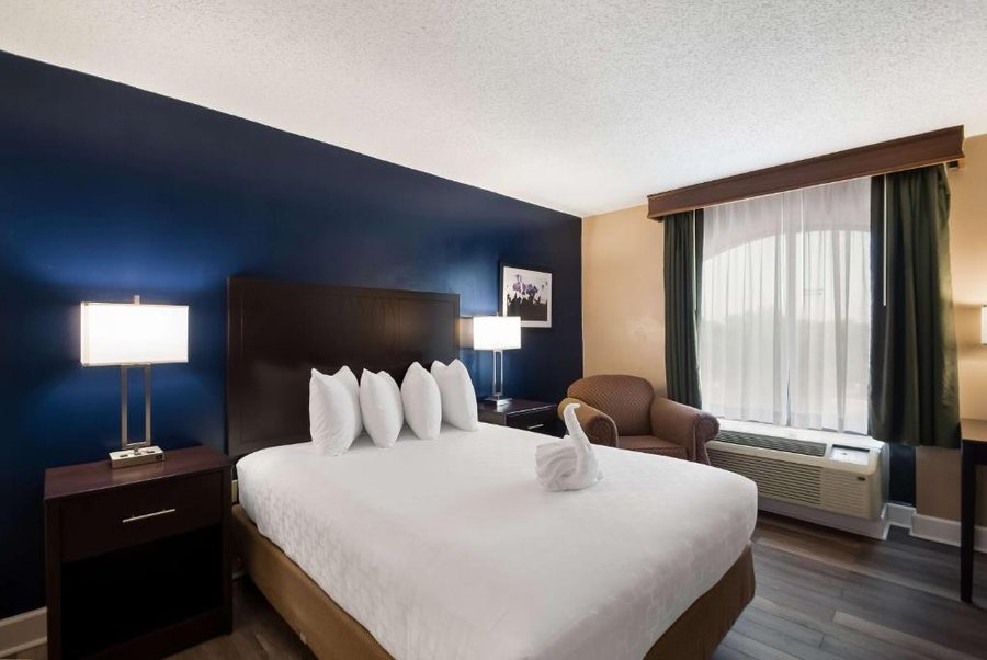 Best Western Coach House — Guest room