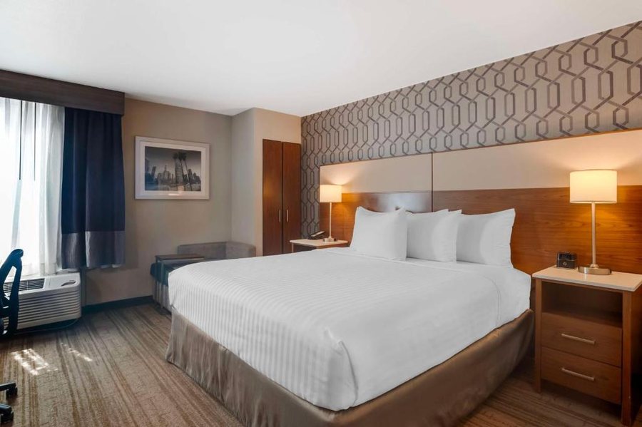 Best Western Commerce Inn — Guest room