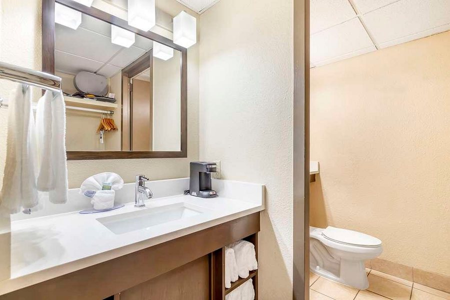 Best Western Corpus Christi Corpus Christi Texas — Bathroom