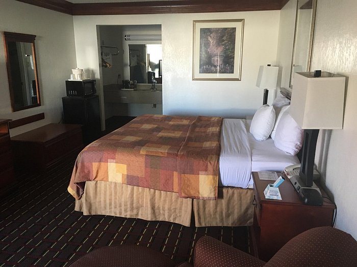 Best Western Decatur Inn — Guest room